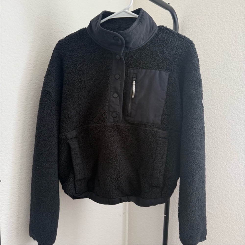 Vuori Women's Black Fleece Jacket size small